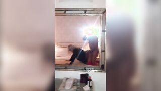 Zoccola italiana scopata a pecora allo specchio