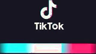 Noemi De Crescenzo influencer tettona Tiktok
