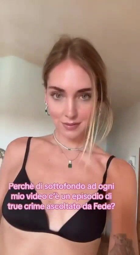 Chiara Ferragni mutandine e reggiseno