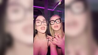 Bacini lesbo ragazze italiane