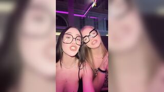 Bacini lesbo ragazze italiane