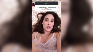 Paola Saulino - Vi insegno ogni materia anche il sesso ragazzi