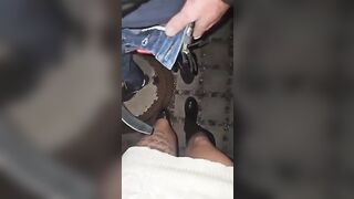 Sono circondata da cazzi li facciamo sborrare tutti - Spompina sconosciuti nel parche