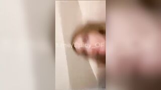 Se non mi dai il culo te lo sparo in gola M0ny