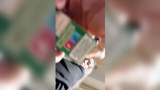 Upskirt bella gnocca italiana in minigonna