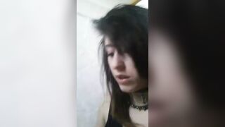 Mi faccio trombare da lui che dite?