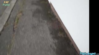 Shelena video porno in piscina Public Agent New