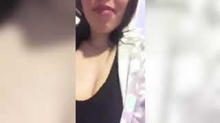 Ho il piercing alla lingua ma sulle tette non lo ho guarda