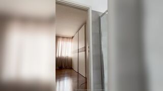 La Botto sexy in versione casalinga porca OF