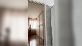 La Botto sexy in versione casalinga porca OF