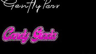 Nudista italiana fa un pompino in spiaggia a segaiolo esibizionista