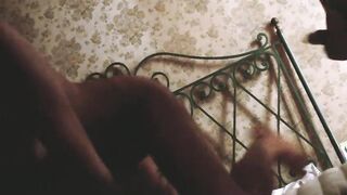 Scopo mia moglie nella camera dei suoceri