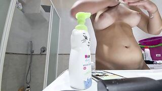 Crema sulle tette moglie italiana amatoriale