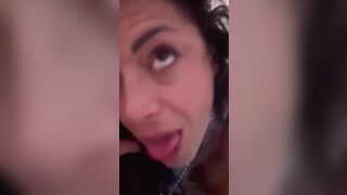 Sono una bimba cattiva malata di cazzo