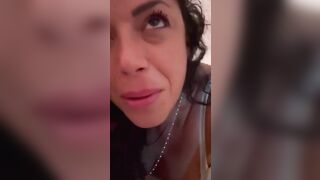 Sono una bimba cattiva malata di cazzo