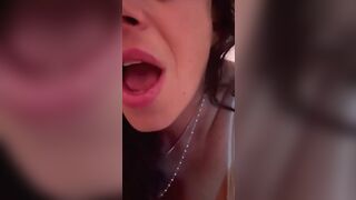 Sono una bimba cattiva malata di cazzo