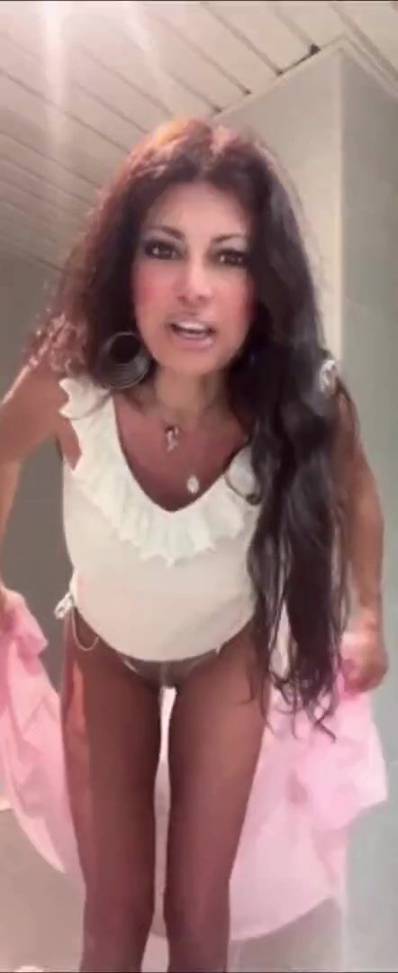Paola Mercuri Milf italiana fica compilation