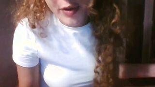 Ho i peli della fica ricci non sono lisci - Ragazza italiana mostra la topa