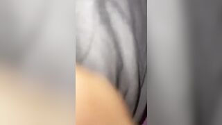 Continua che sto sborrando! Mi sego con lei che mi succhia le palle