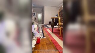 Emanuela Botto strip natalizio OF