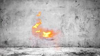 Turista porcella scopata da italiano tatuoato in auto