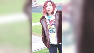 Dacci di mano con lo spruzzo quotidiano vivi lungo e vivi sano