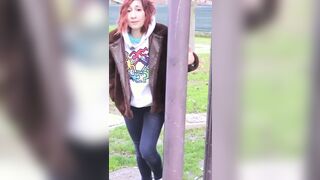 Dacci di mano con lo spruzzo quotidiano vivi lungo e vivi sano