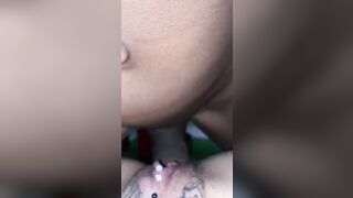 Spompina il cazzone dell'amico africano e si fa scopare OF