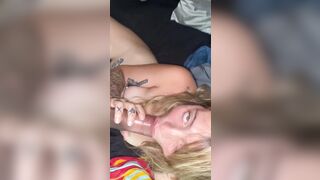 Spompina il cazzone dell'amico africano e si fa scopare OF