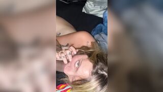 Spompina il cazzone dell'amico africano e si fa scopare OF