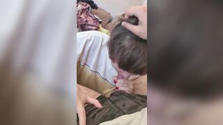 Puttanella del cazzo guarda come ti rendi utile! Succhialo cosi puttana