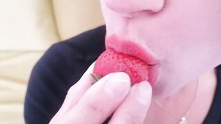 Il tuo cazzo la mia dolce fragola