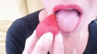 Gusto fragola video porno su ItPornIt