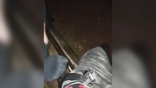 Footjob sulla panchina amatoriale