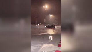 Una volta andavano di moda i led sotto la macchina oggi vanno di moda i led nel culo