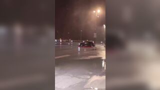 Una volta andavano di moda i led sotto la macchina oggi vanno di moda i led nel culo