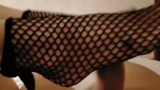 Ti piace? Footjob a mio marito con calzini a rete