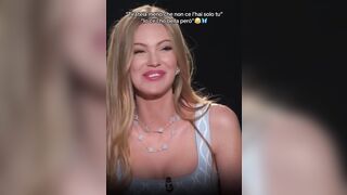 Taylor Mega - Ho una figa bellissima se vieni in camerino te la faccio vedere