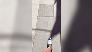 Vado a pisciare nel bagno in spiaggia