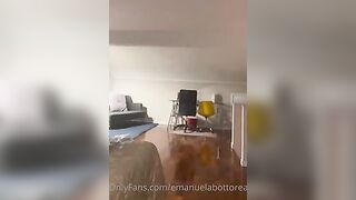 La B0tt0 in lingerie che rizza cazzi OF