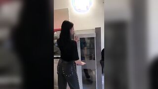 La massaggiatrice lesbica fa godere la cliente OF