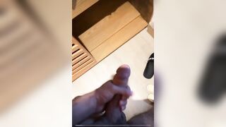 Studentessa italiana scopata dal fidanzato in doccia OF