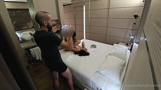 Un altro cazzo per lei per festeggiare il Natale OF