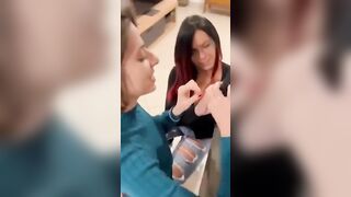 Ragazze o pagate l'affitto o prendete tutte e 2 sto cazzone