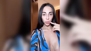 Chissà perchè mi guardavano tutti questa sera OF