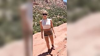 Strip esibizionista outdoor