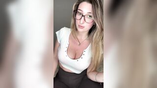 Shinra annuncia che da onlyfans passerà al porno professionale