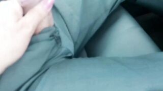 Una sega in macchina inaspettata da moglie troia italiana