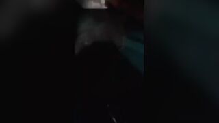 Io tre minuti e devo andare sborra veloce - Scopata nei bagni della discoteca