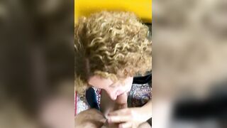 Pompino moglie bionda italiana ricciolina